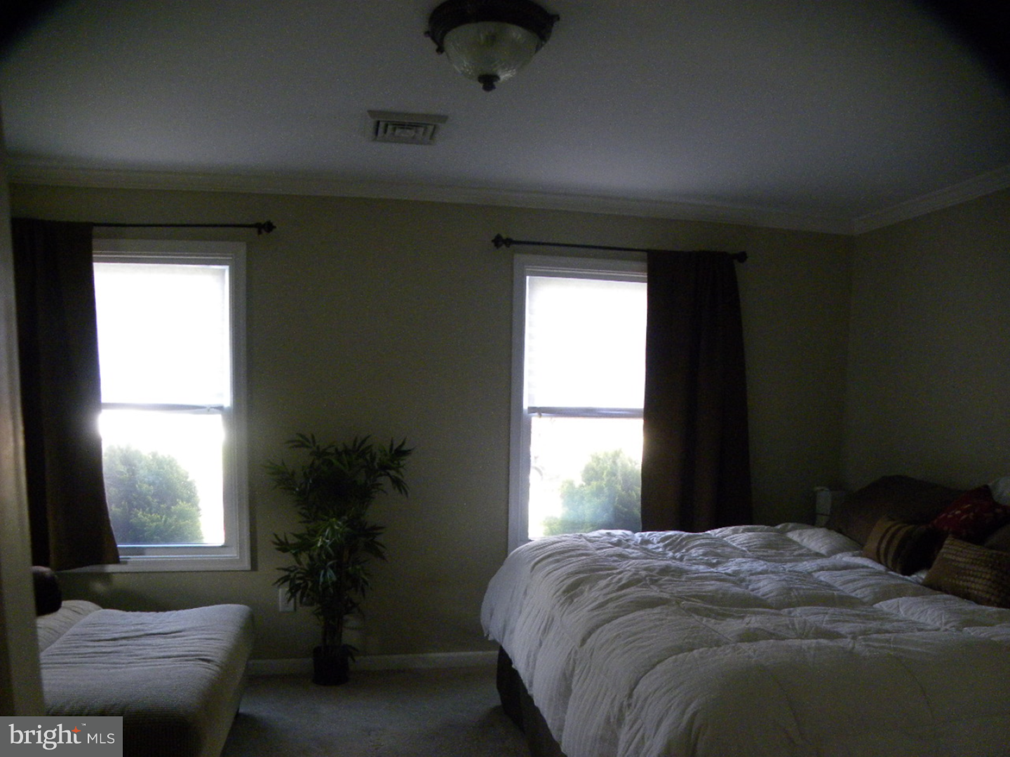 26 Hyacinth Road Levittown, PA 19056 - Photo 11 of 12 Gallery Image 11