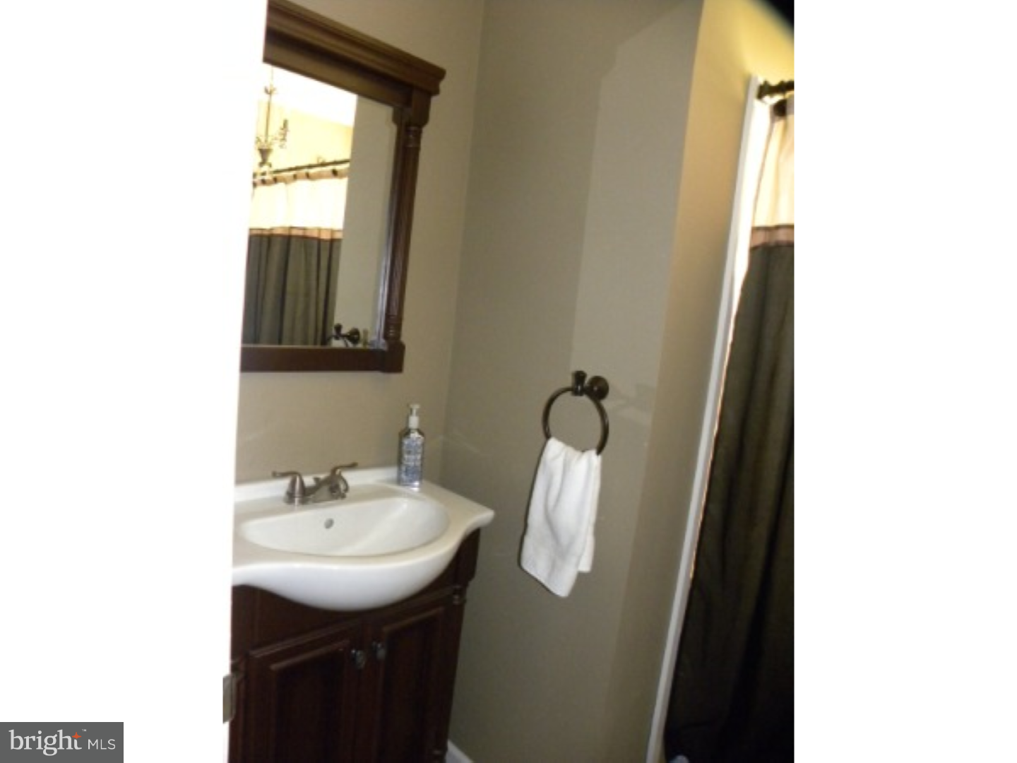 26 Hyacinth Road Levittown, PA 19056 - Photo 12 of 12 Gallery Image 12