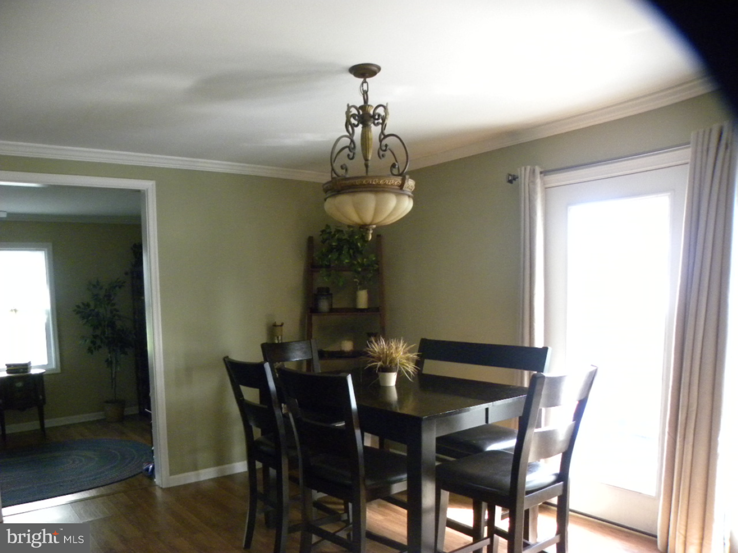 26 Hyacinth Road Levittown, PA 19056 - Photo 5 of 12 Gallery Image 5