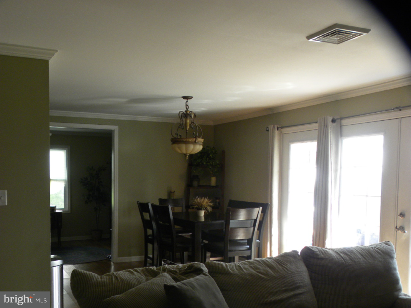 26 Hyacinth Road Levittown, PA 19056 - Photo 6 of 12 Gallery Image 6