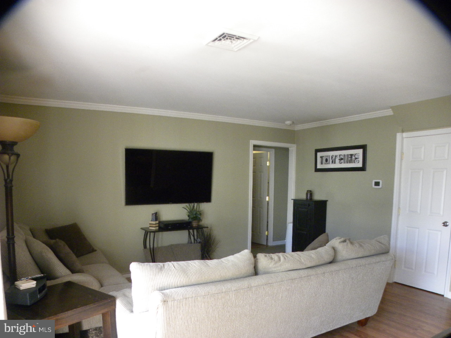 26 Hyacinth Road Levittown, PA 19056 - Photo 9 of 12 Gallery Image 9
