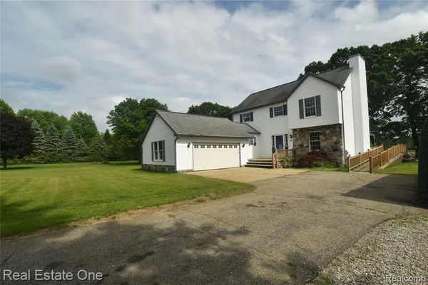 $424,000 | 246 Nicklas Court, Oxford, MI 48371
