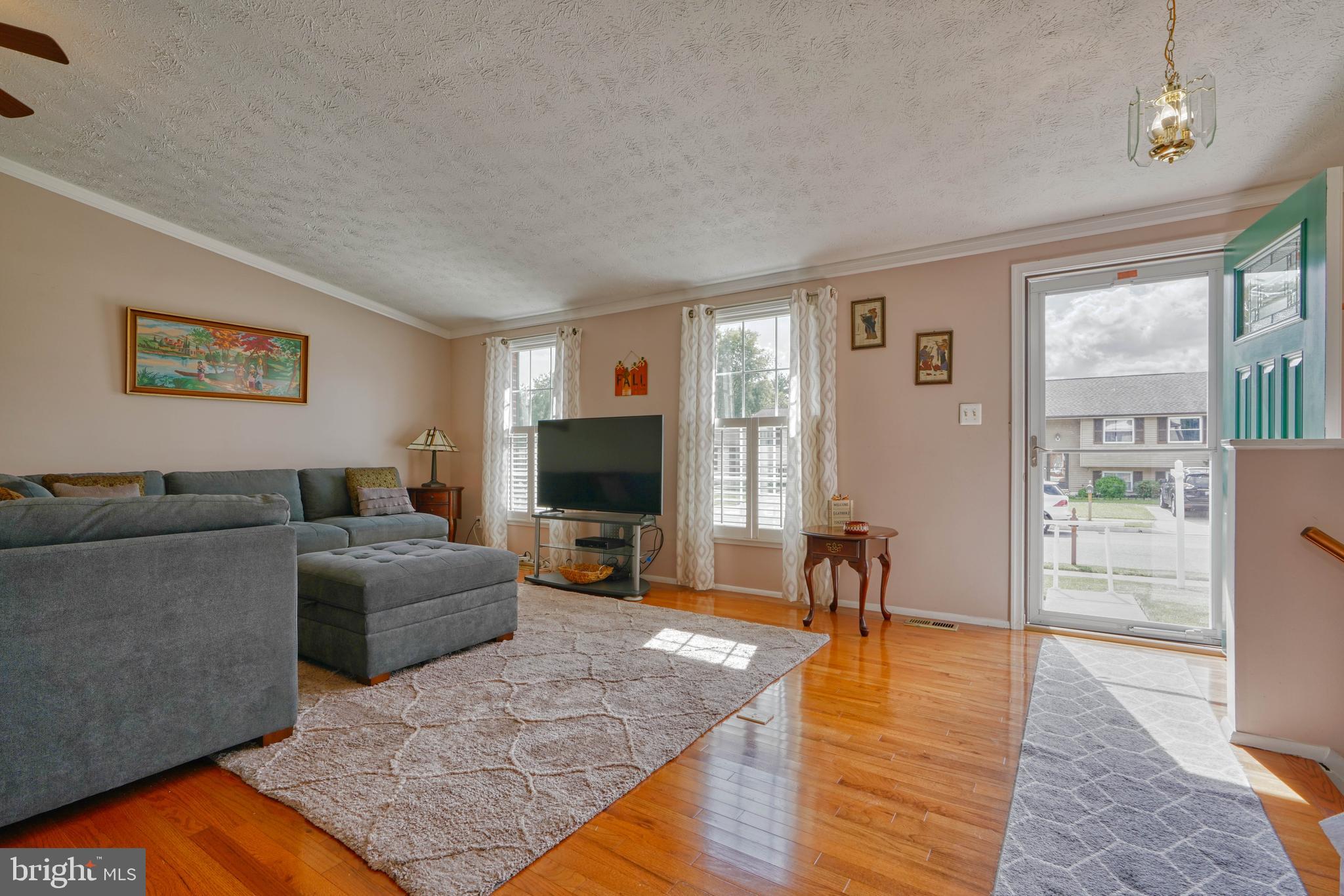 9302 Orbitan Road Parkville, MD 21234 - Photo 7 of 41 Updated hardwood floors
