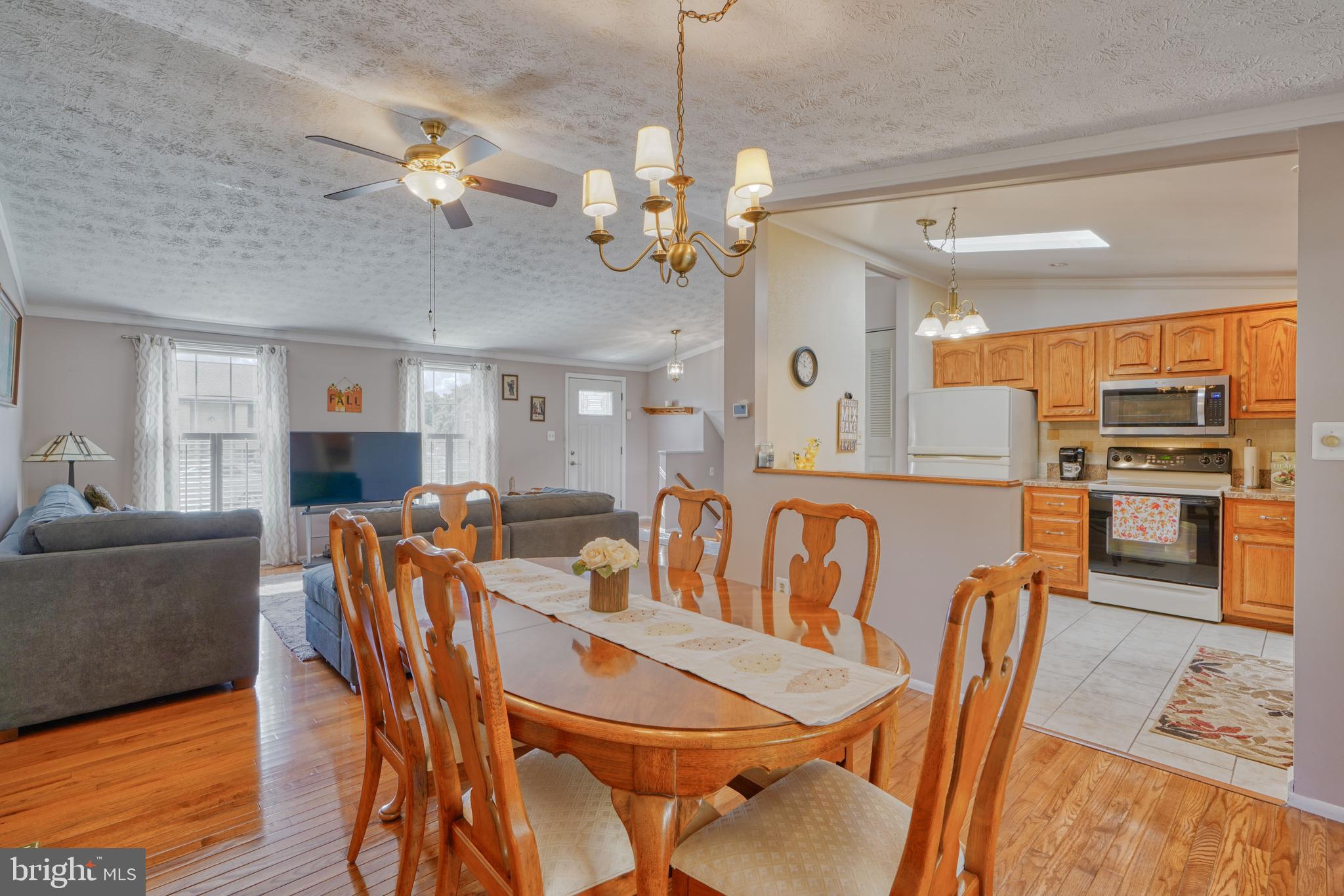 9302 Orbitan Road Parkville, MD 21234 - Photo 9 of 41 Dining room