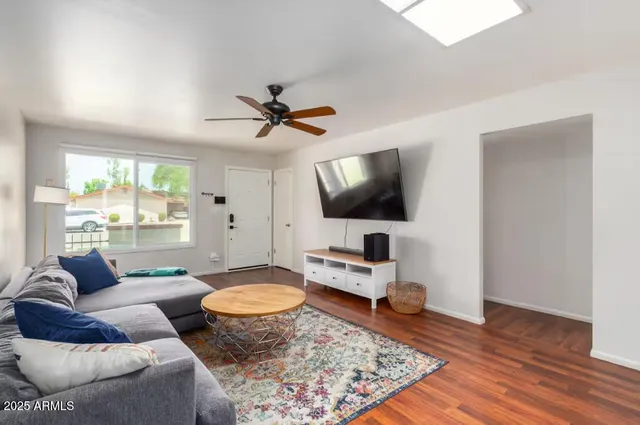 $2,550 | 2351 East Pebble Beach Drive, Tempe, AZ 85282