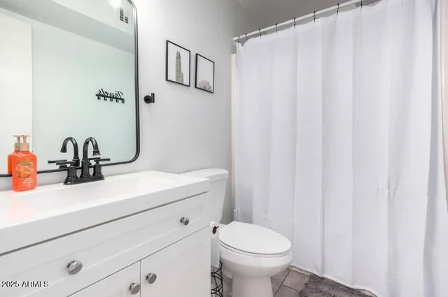 $2,550 | 2351 East Pebble Beach Drive, Tempe, AZ 85282