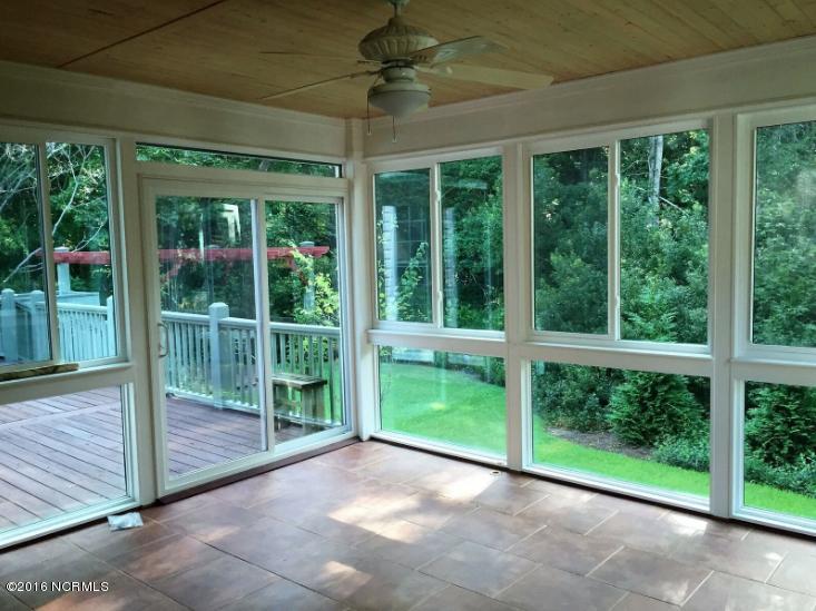 128 Cedar Road Pine Knoll Shores, NC 28512 - Photo 13 of 31 Sunroom