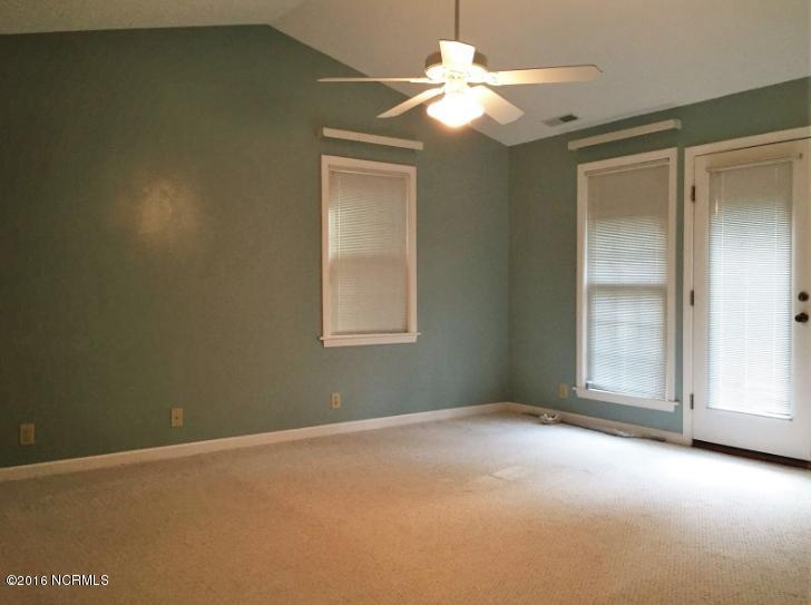 128 Cedar Road Pine Knoll Shores, NC 28512 - Photo 19 of 31 Principal Bedroom