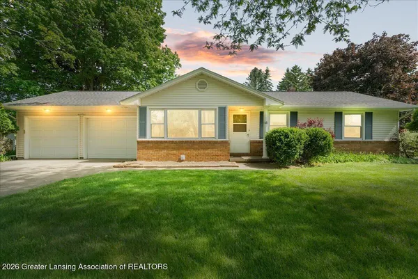 $292,500 | 4054 North Pine Dell Drive, Lansing, MI 48911