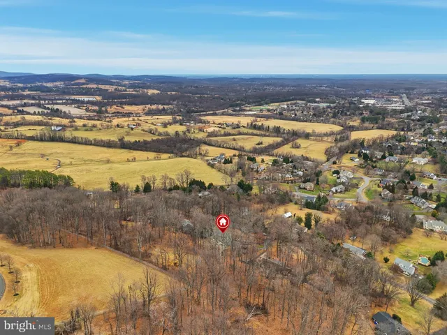 $749,000 | 7406 Bear Wallow Drive, Warrenton, VA 20186