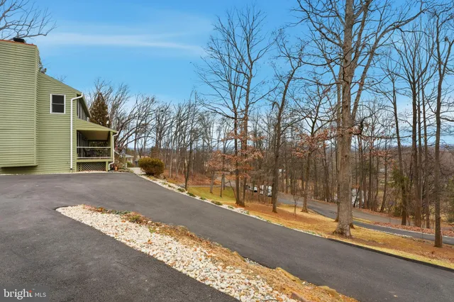 $749,000 | 7406 Bear Wallow Drive, Warrenton, VA 20186