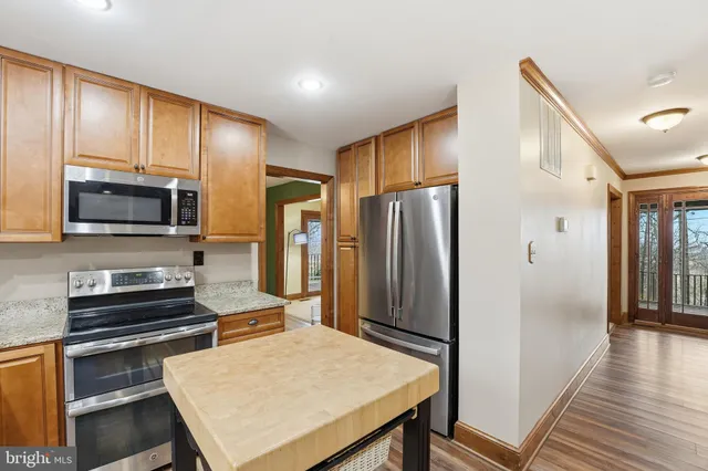 $749,000 | 7406 Bear Wallow Drive, Warrenton, VA 20186