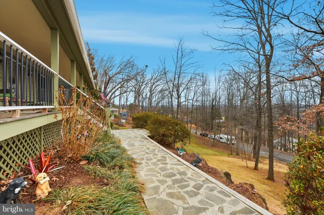 $749,000 | 7406 Bear Wallow Drive, Warrenton, VA 20186