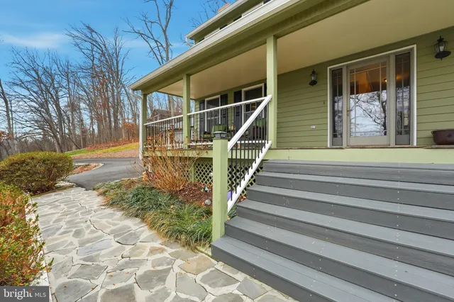 $749,000 | 7406 Bear Wallow Drive, Warrenton, VA 20186