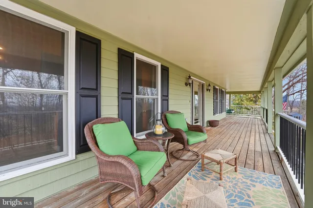 $749,000 | 7406 Bear Wallow Drive, Warrenton, VA 20186