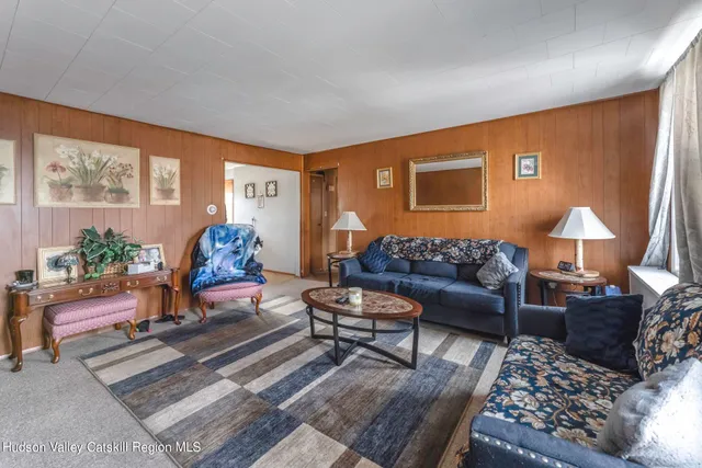 $1,200,000 | 211 Main Street, Saugerties, NY 12477