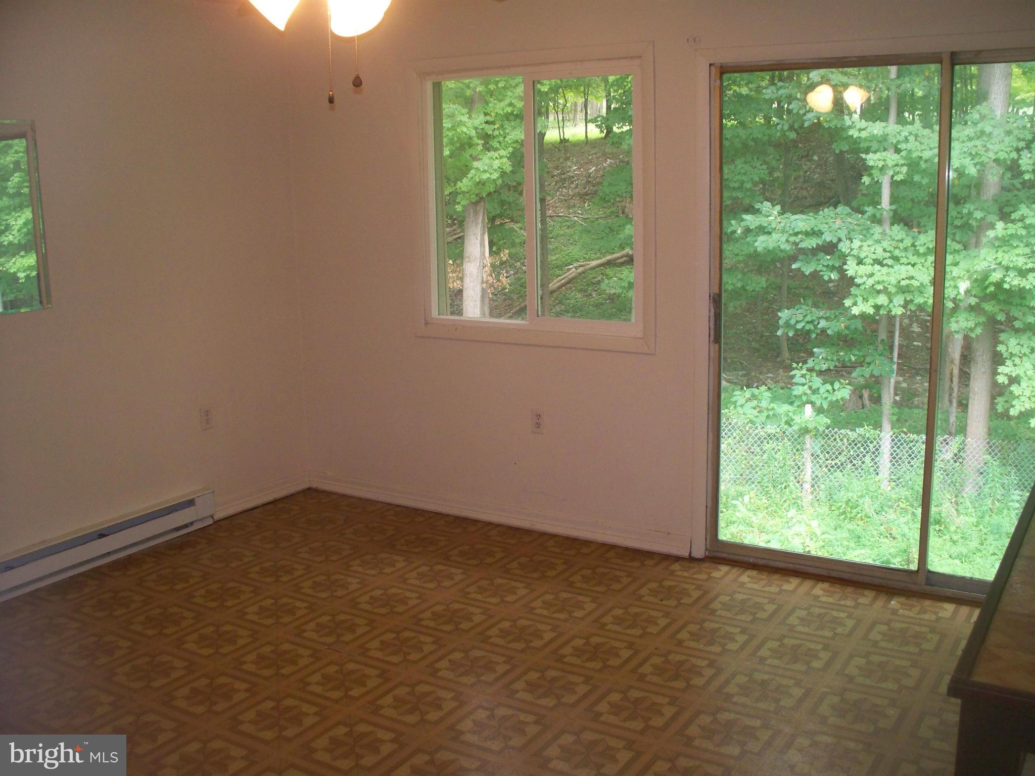 13809 Craddock Road Southwest Cumberland, MD 21502 - Photo 3 of 10 Dining Room