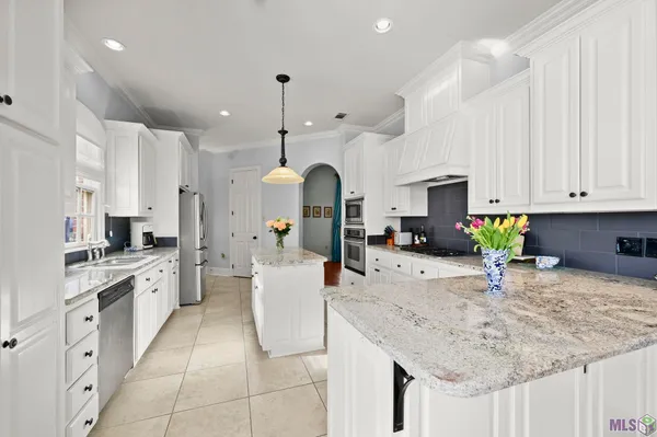 $499,999 | 2315 South Turnberry Avenue, Zachary, LA 70791