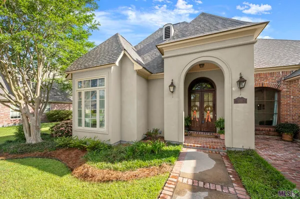 $499,999 | 2315 South Turnberry Avenue, Zachary, LA 70791