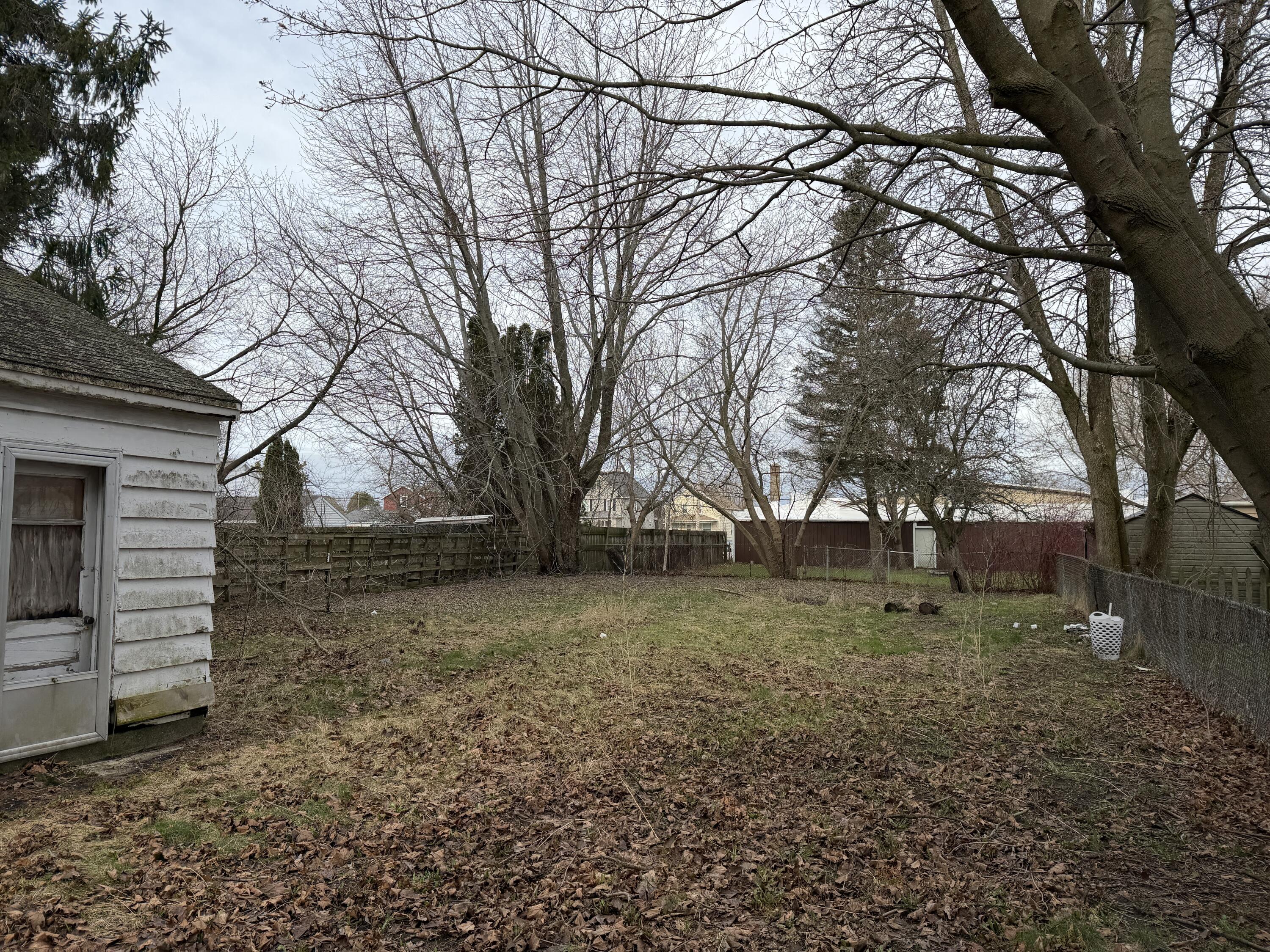 2014 Emmet Street Two Rivers, WI 54241 - Photo 2 of 13 HUGE yard