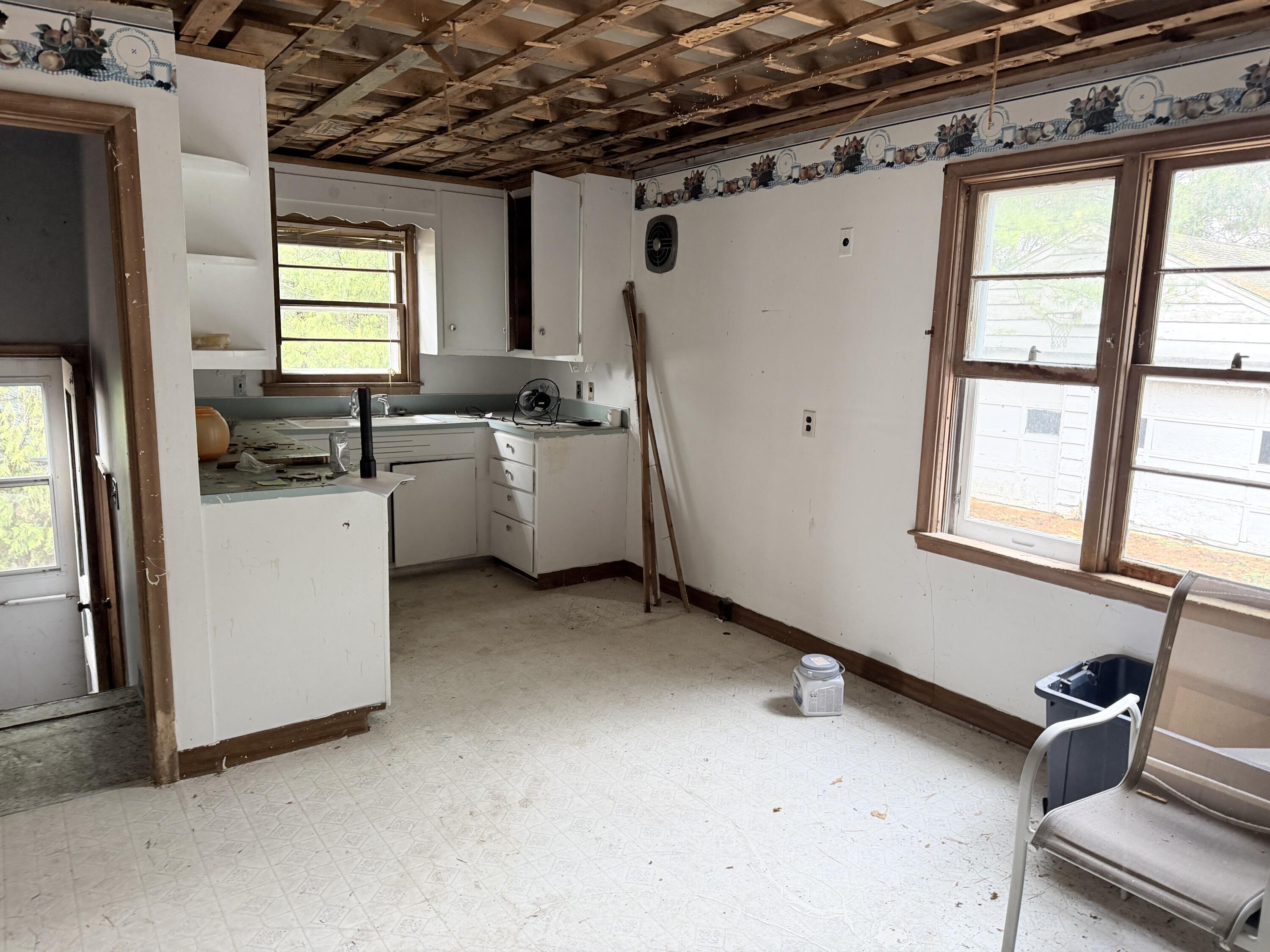 2014 Emmet Street Two Rivers, WI 54241 - Photo 6 of 13 IMG_0744