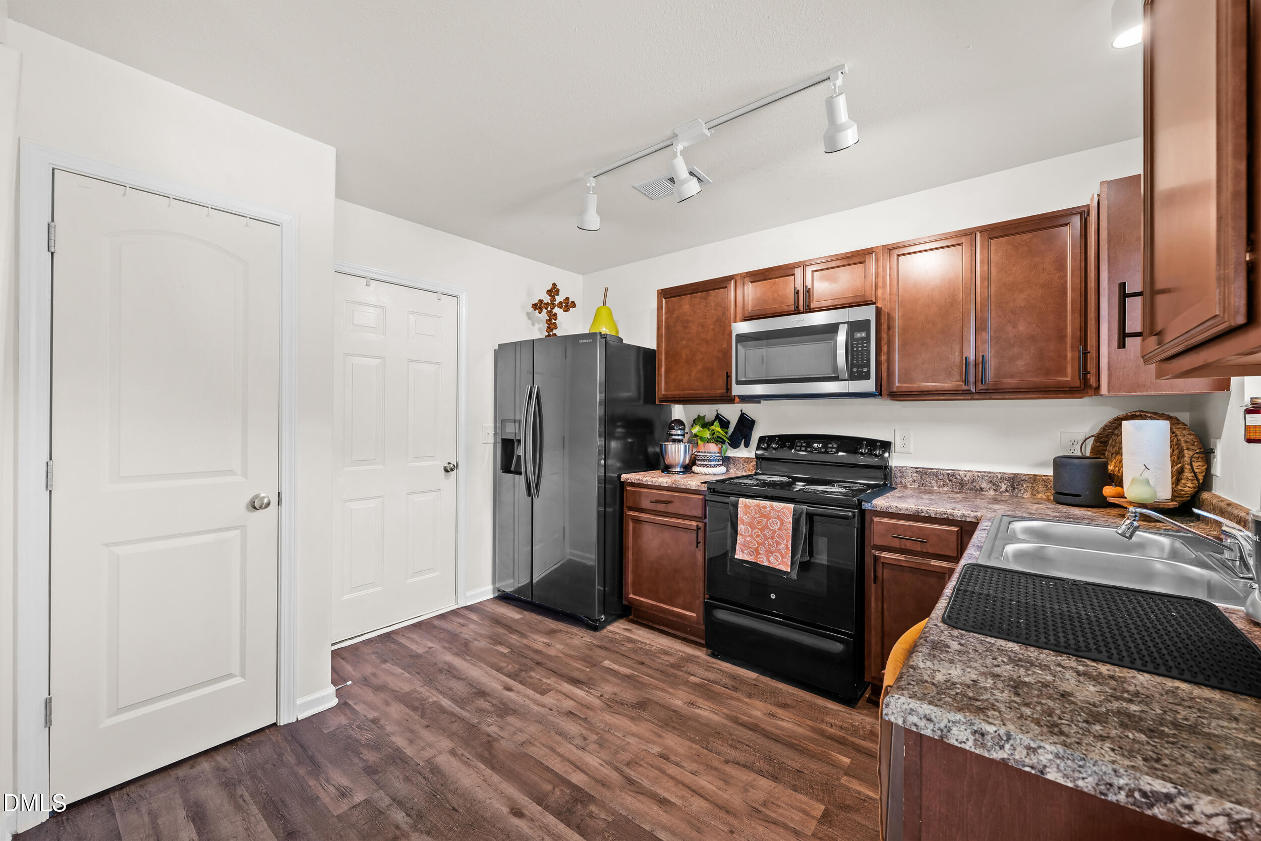 2108 West Simpson Road Burlington, NC 27217 - Photo 9 of 36 10 -2108 w simpson rd, interior, kitchen