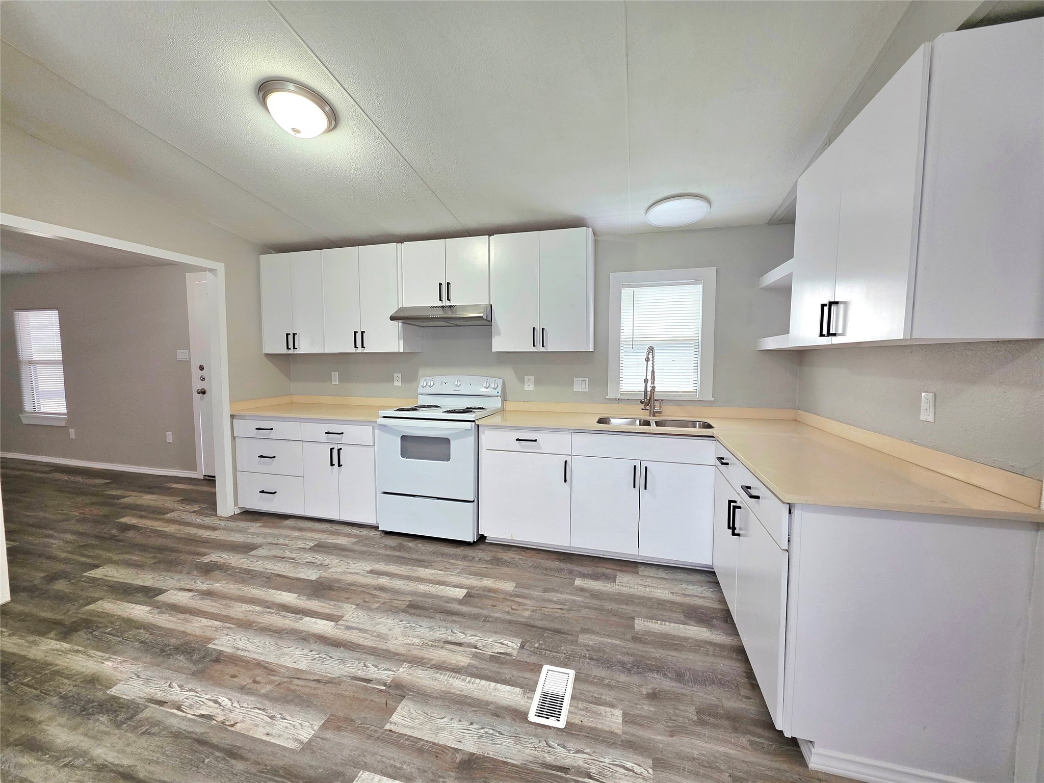 310 Paddock Street, Unit 6 Willis, TX 77378 - Photo 4 of 15