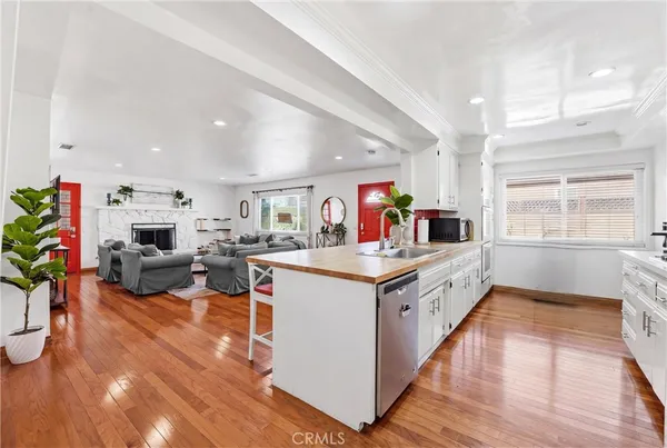 $1,190,000 | 713 East Sycamore Avenue, Orange, CA 92867