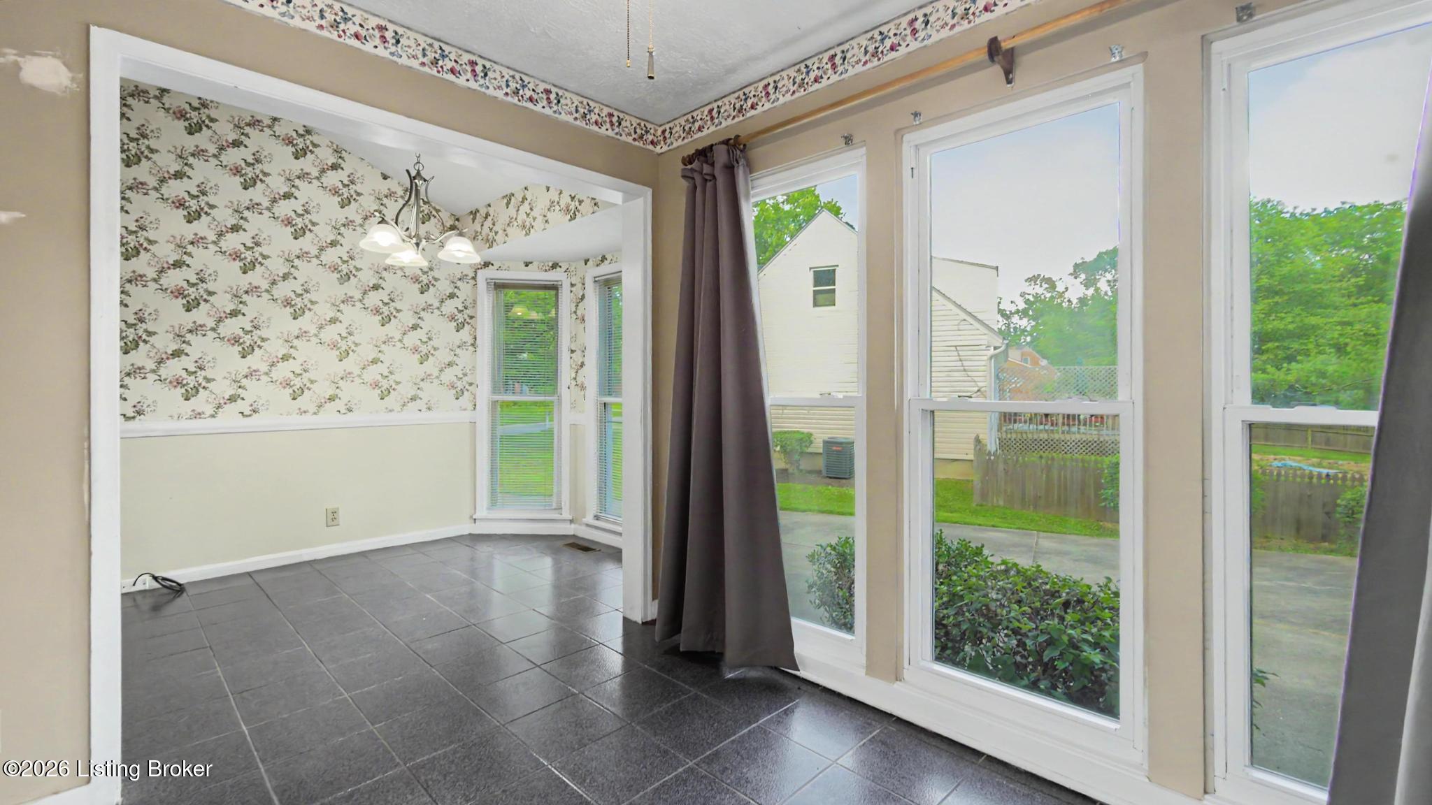 610 Stivers Road Louisville, KY 40207 - Photo 14 of 39 610 Stivers Road-19