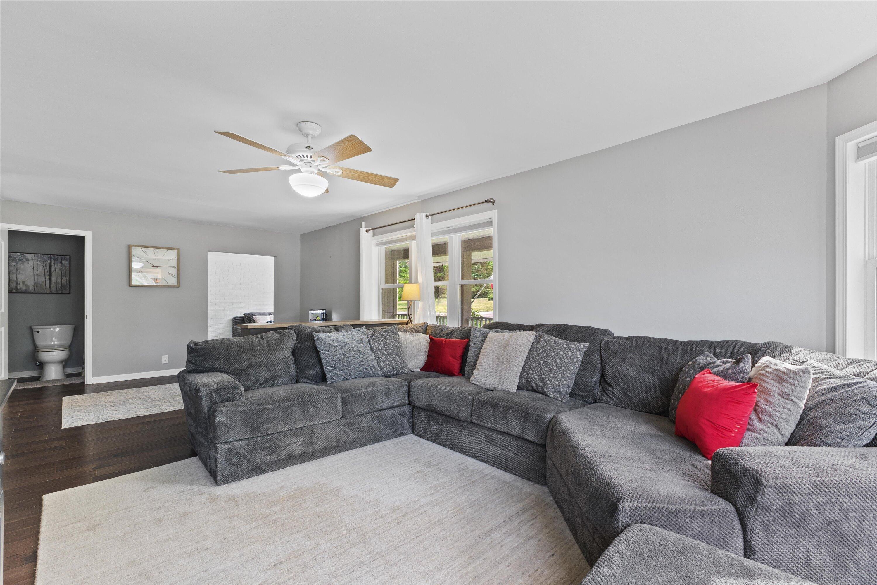 W244N4501 Swan Road Pewaukee, WI 53072 - Photo 6 of 43 Great Room