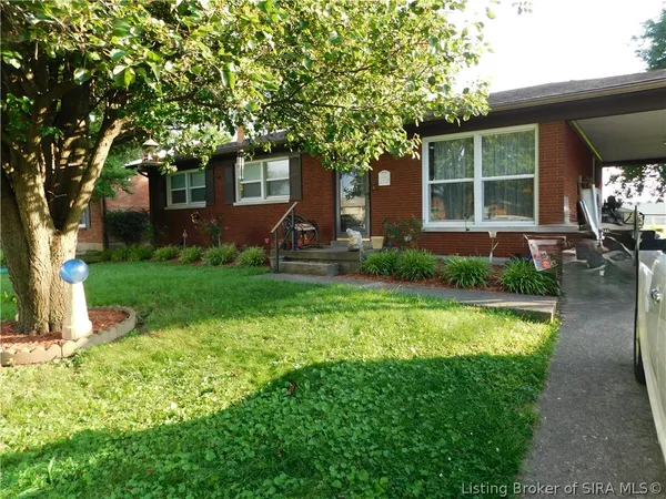 $219,850 | 907 Longfield Drive, Clarksville, IN 47129
