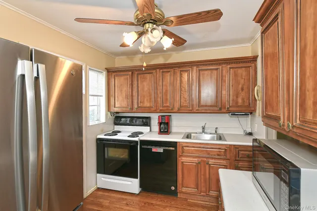 $715,000 | 325 Cayuga Avenue, East Meadow, NY 11554