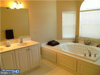 95 Arbor Circle Colmar, PA 18915 - Photo 8 of 12 Bathroom