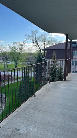 $180,000 | 3640 186th Street, Unit 405, Lansing, IL 60438