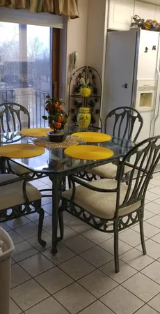 $180,000 | 3640 186th Street, Unit 405, Lansing, IL 60438