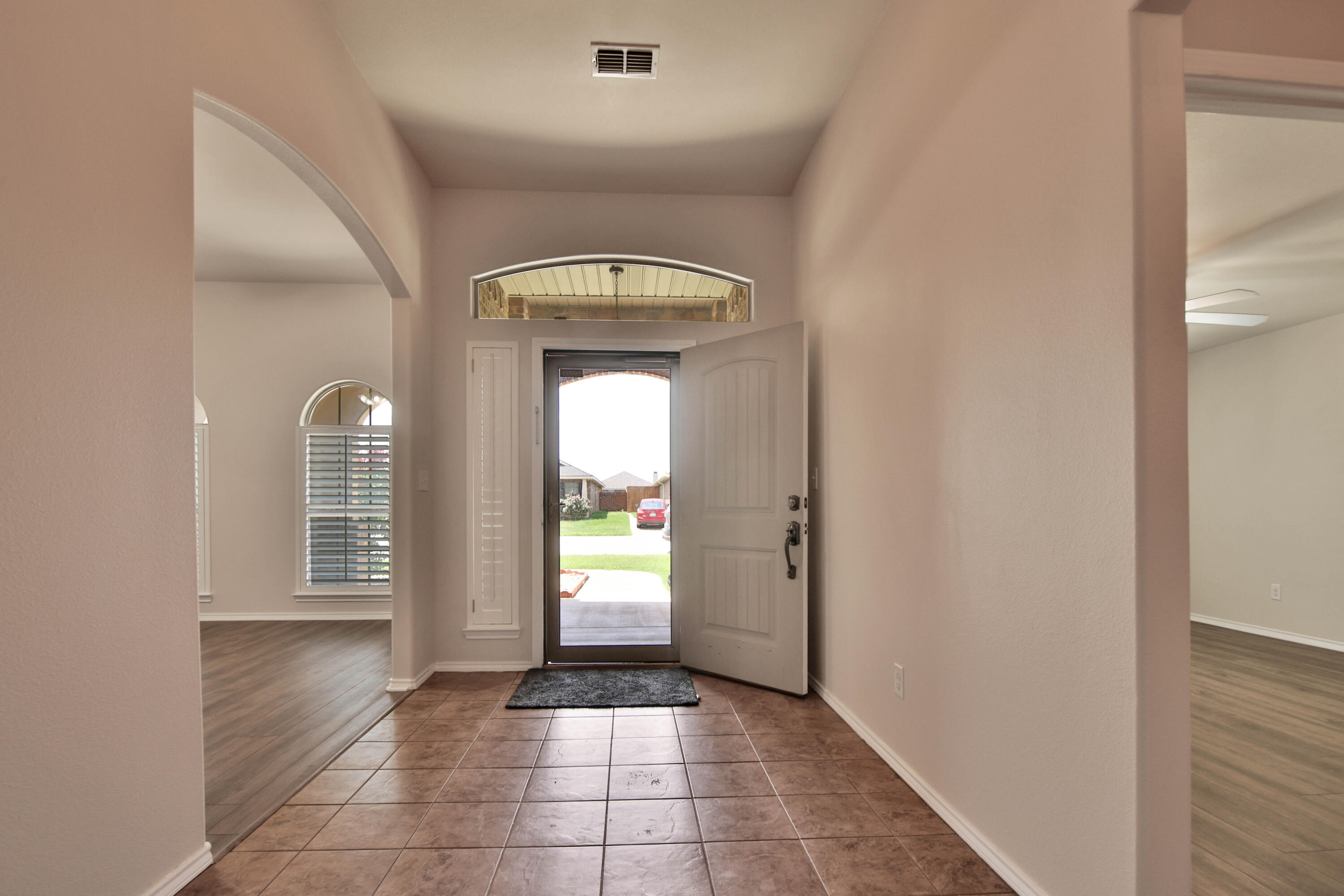 5714 109th Street Lubbock, TX 79424 - Photo 7 of 46 IMG_9249