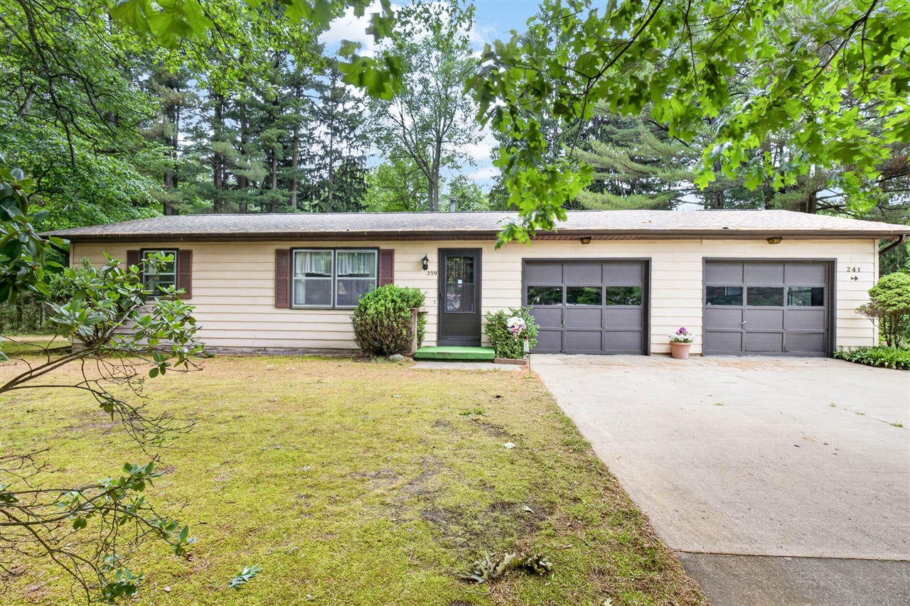 239 Pine Ridge Road Battle Creek, MI 49017 - Photo 1 of 45