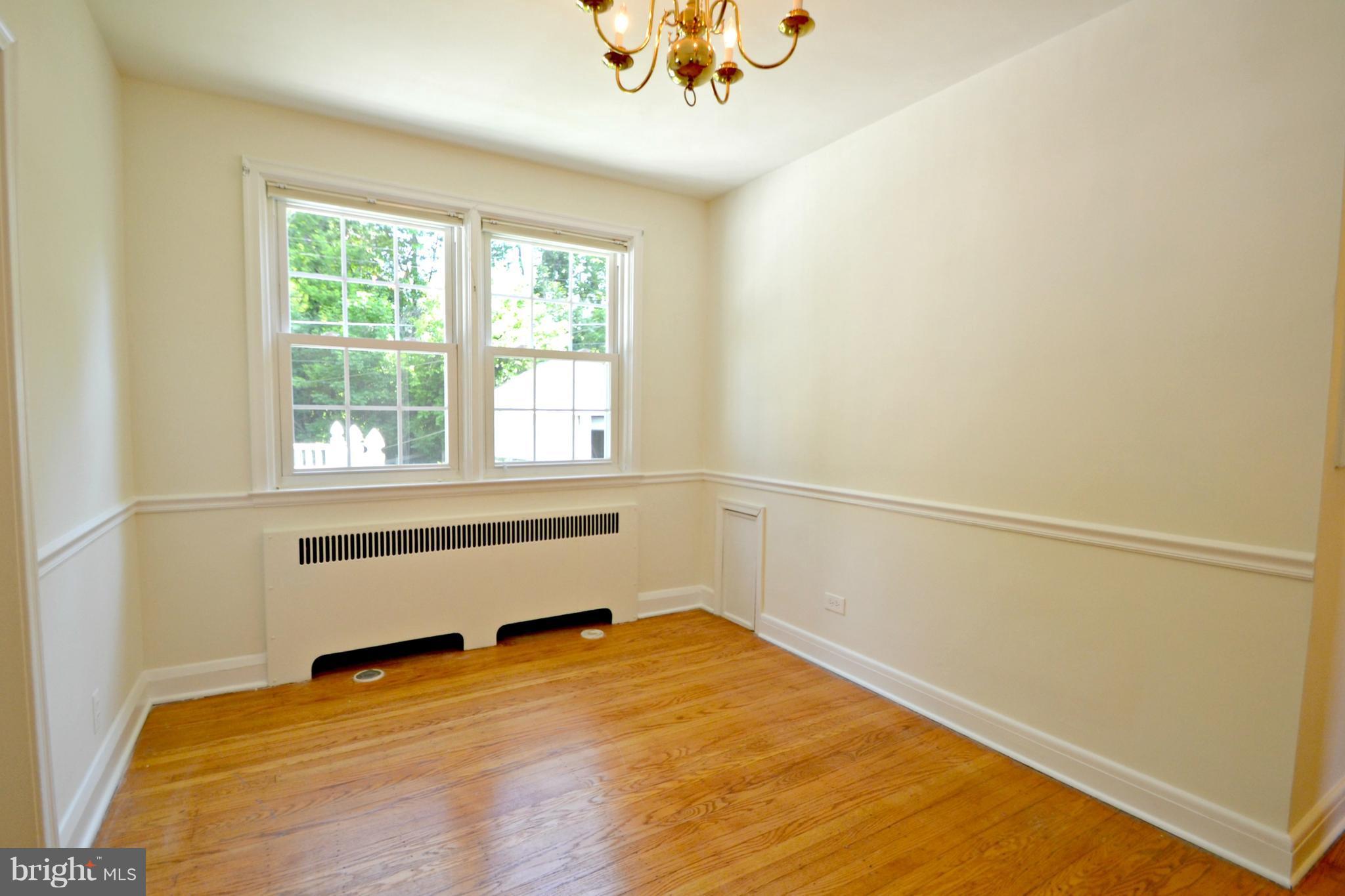 310 Alabama Road Towson, MD 21204 - Photo 4 of 25 Dining Room