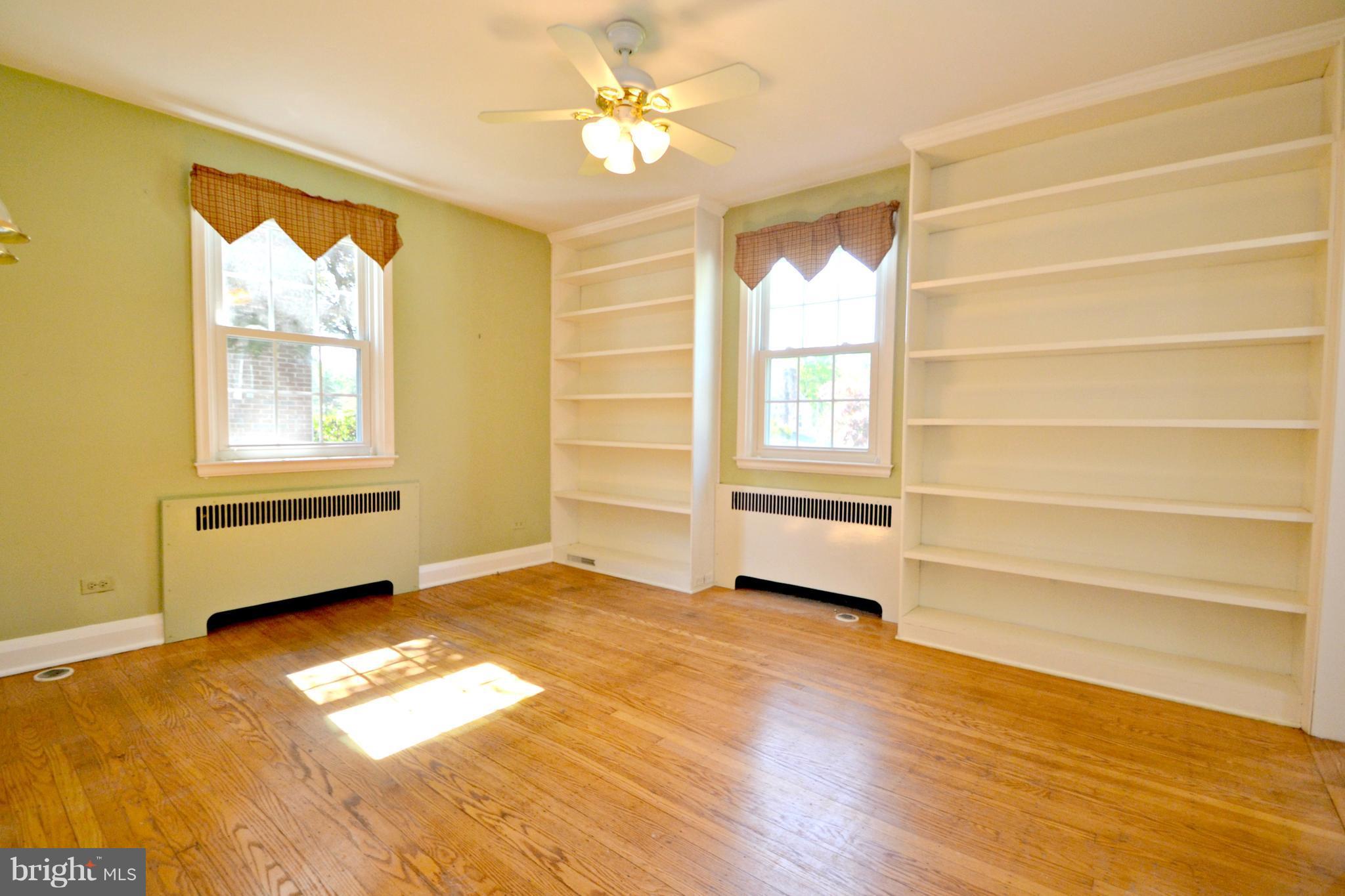 310 Alabama Road Towson, MD 21204 - Photo 5 of 25 Family Room