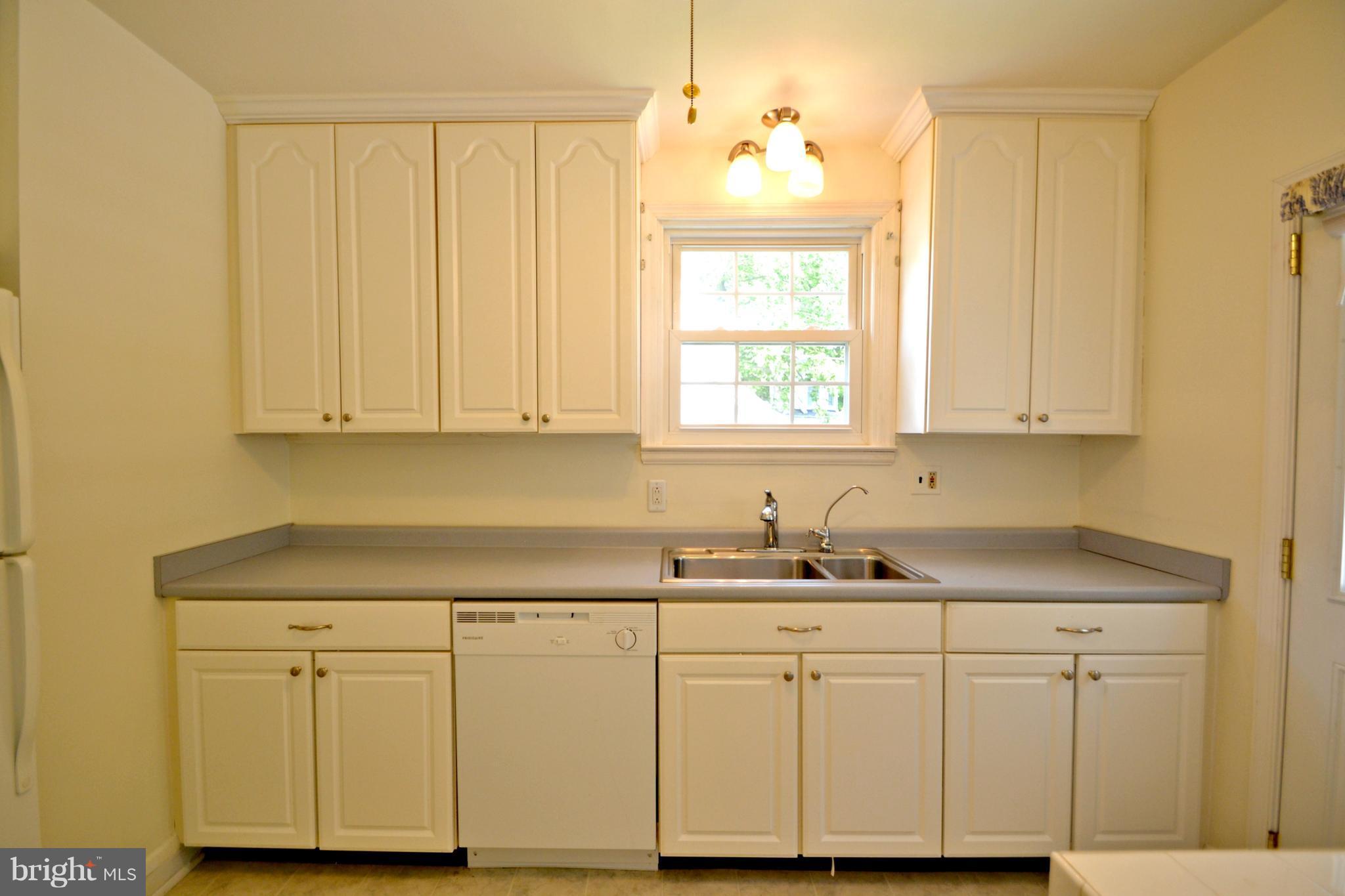 310 Alabama Road Towson, MD 21204 - Photo 8 of 25 Kitchen