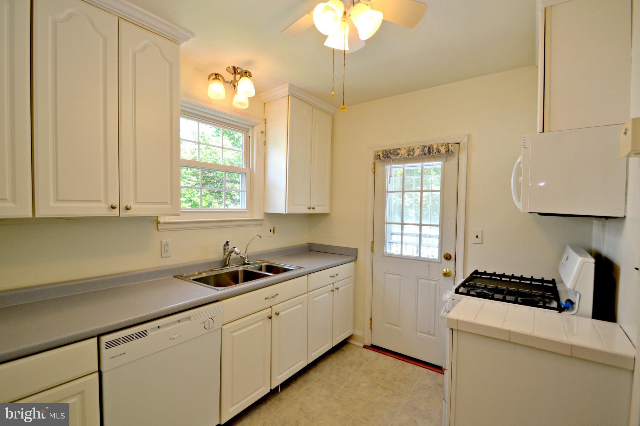 310 Alabama Road Towson, MD 21204 - Photo 9 of 25 Kitchen