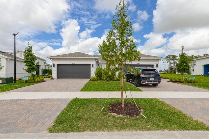 10307 Dreamweaver Road Port St. Lucie, FL 34987 - Photo 4 of 55 Front 3