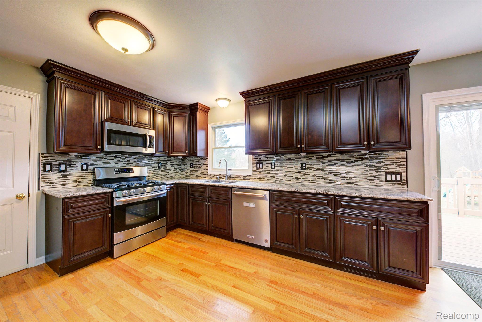 3830 West Pillar Road Whitmore Lake, MI 48189 - Photo 6 of 50 Fantastic Kitchen!