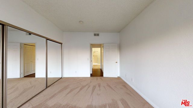 $2,900 | 5420 Sylmar Avenue, Unit 218, Sherman Oaks, CA 91401