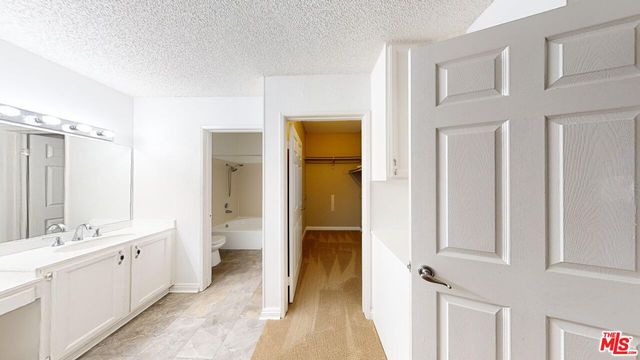 $2,900 | 5420 Sylmar Avenue, Unit 218, Sherman Oaks, CA 91401