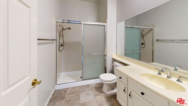 $2,900 | 5420 Sylmar Avenue, Unit 218, Sherman Oaks, CA 91401