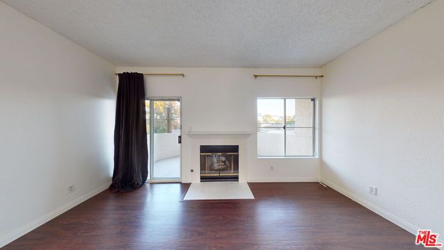 $2,900 | 5420 Sylmar Avenue, Unit 218, Sherman Oaks, CA 91401