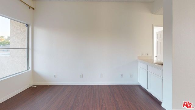 $2,900 | 5420 Sylmar Avenue, Unit 218, Sherman Oaks, CA 91401