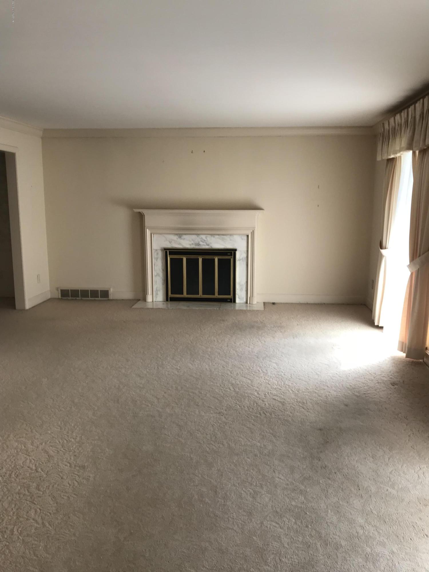 115 Tristan Road Louisville, KY 40222 - Photo 8 of 19 Living Room/Fireplace
