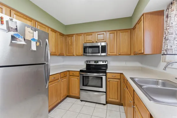 $199,900 | 2107 Pueblo Drive, Kendallville, IN 46755